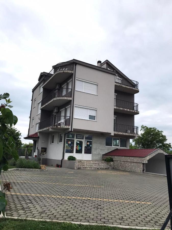 Apartmani Dino Благай Екстериор снимка