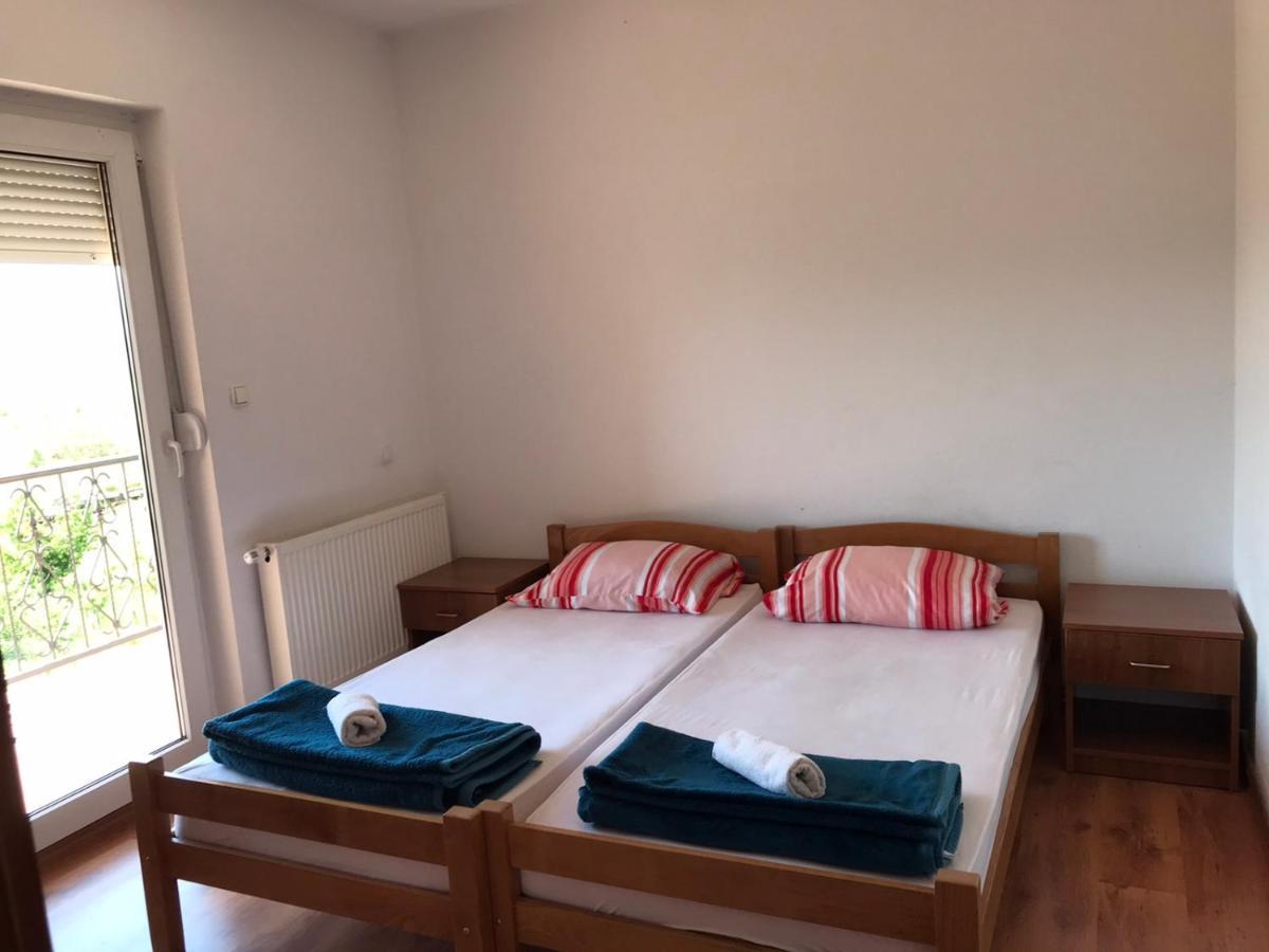 Apartmani Dino Благай Екстериор снимка